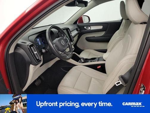 2019 Volvo XC40 T5 Momentum