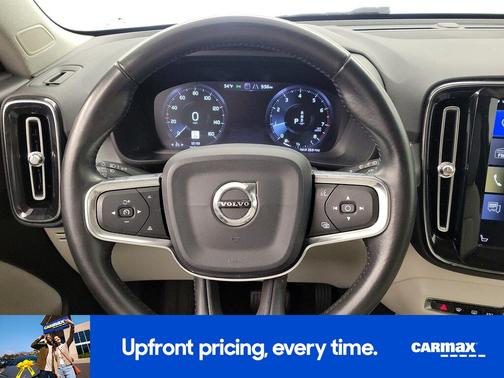 2019 Volvo XC40 T5 Momentum