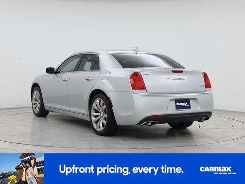 2019 Chrysler 300 Touring L