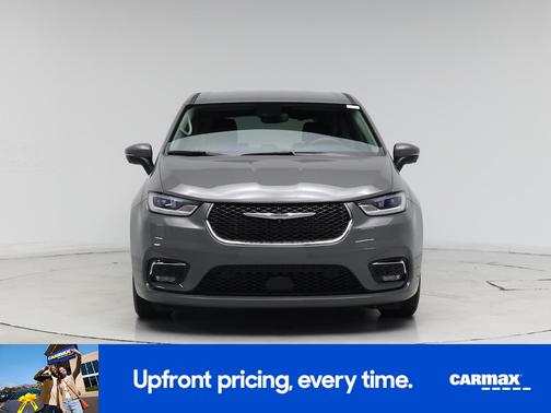 Gray 2023 Chrysler Pacifica Touring L