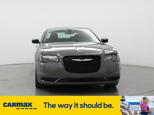 2018 Chrysler 300 Touring