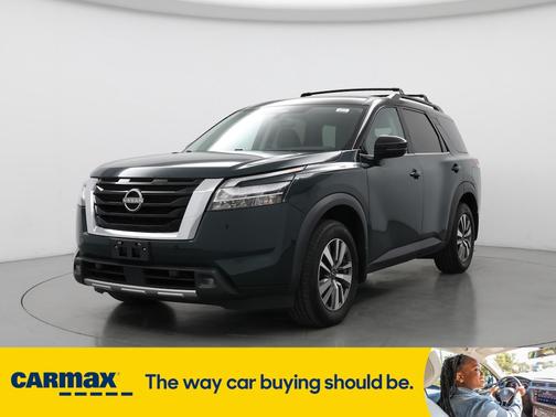 2022 Nissan Pathfinder SL