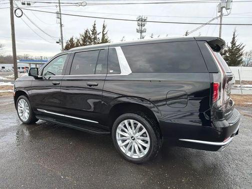 2023 Cadillac Escalade ESV Luxury