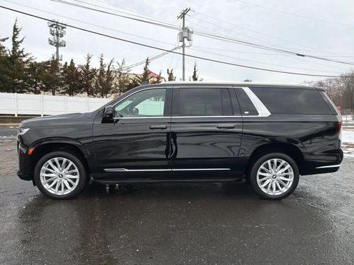 2023 Cadillac Escalade ESV Luxury