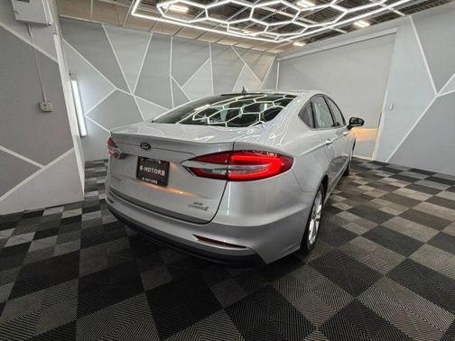 Silver 2019 Ford Fusion Hybrid SE