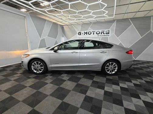 Silver 2019 Ford Fusion Hybrid SE
