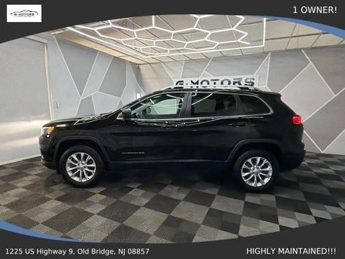 Black 2019 Jeep Cherokee Latitude