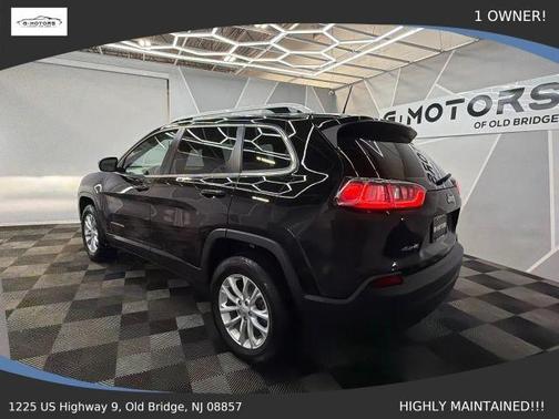 Black 2019 Jeep Cherokee Latitude