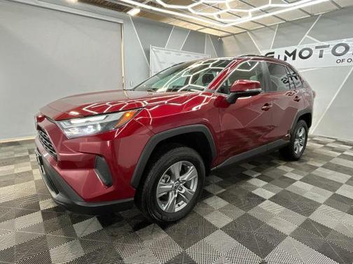 2022 Toyota RAV4 Hybrid XLE