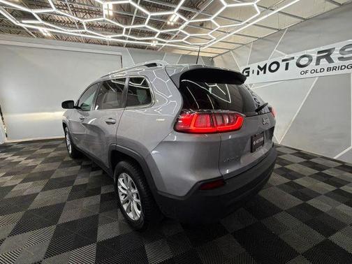 Silver 2019 Jeep Cherokee Latitude