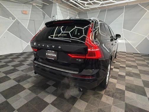 2019 Volvo XC60 T5 Momentum