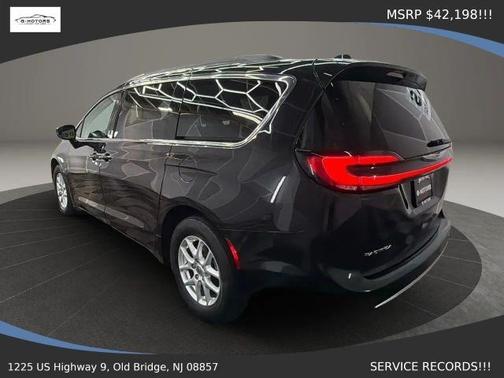 Black 2022 Chrysler Pacifica Touring-L