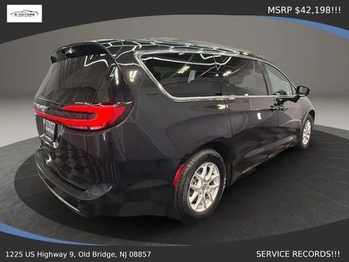 Black 2022 Chrysler Pacifica Touring-L