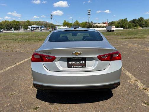 Silver 2020 Chevrolet Malibu 1FL