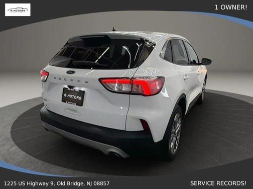 White 2022 Ford Escape SEL