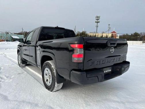 2022 Nissan Frontier S