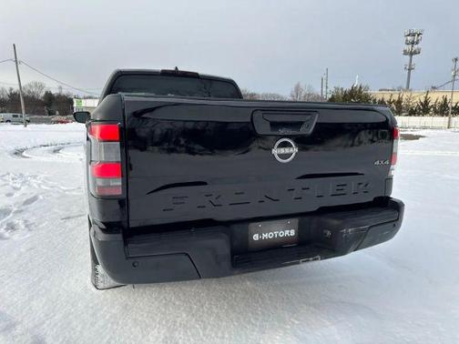 2022 Nissan Frontier S