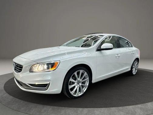 White 2018 Volvo S60 T5 Inscription Platinum