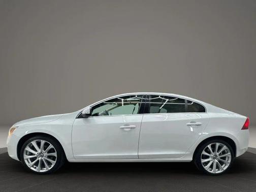 White 2018 Volvo S60 T5 Inscription Platinum