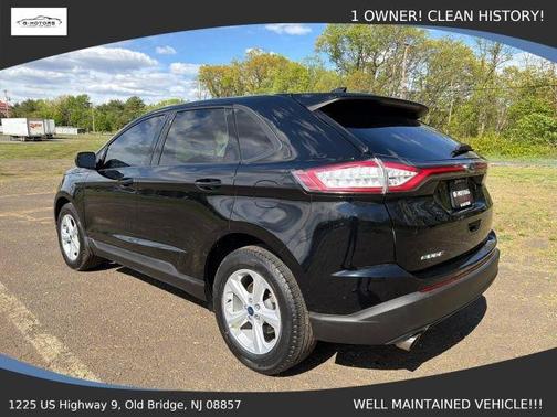 Black 2018 Ford Edge SE