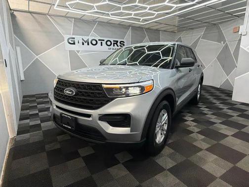 Silver 2022 Ford Explorer Base