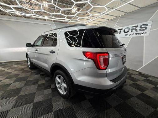 Silver 2018 Ford Explorer Base