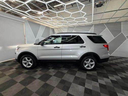 Silver 2018 Ford Explorer Base