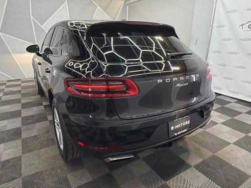Black 2018 Porsche Macan S