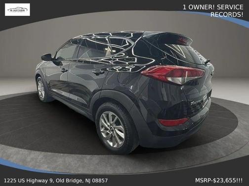 Black Noir Pearl 2018 Hyundai TUCSON SE
