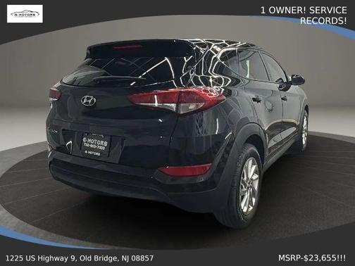 Black Noir Pearl 2018 Hyundai TUCSON SE