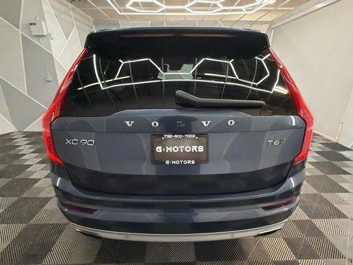 2019 Volvo XC90 T6 Momentum