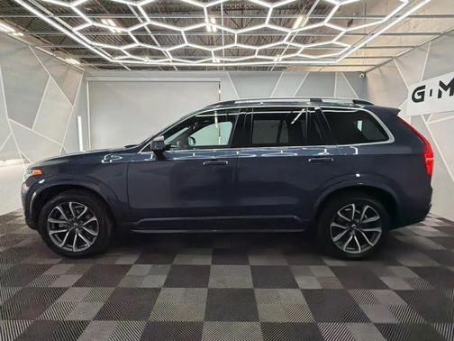 2019 Volvo XC90 T6 Momentum