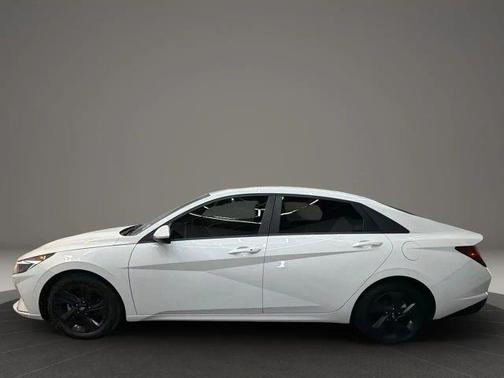 White 2021 Hyundai ELANTRA SEL