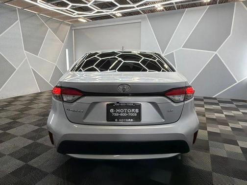 Silver 2022 Toyota Corolla LE