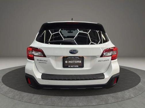 Crystal White Pearl 2019 Subaru Outback 2.5i Premium