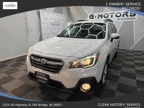 Crystal White Pearl 2019 Subaru Outback 2.5i Premium