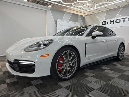 2020 Porsche Panamera GTS