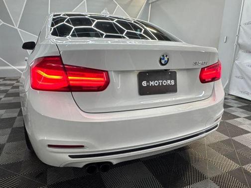 2018 BMW 330 i
