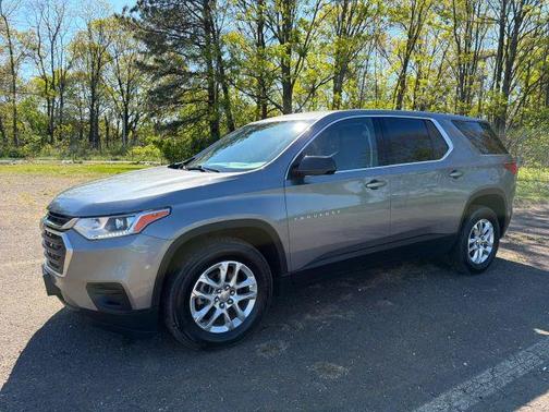Gray 2020 Chevrolet Traverse LS