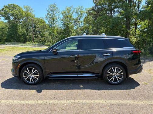 Mineral Black 2023 INFINITI QX60 SENSORY