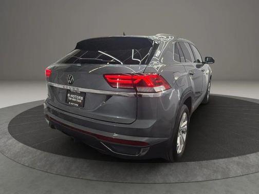 Platinum Gray Metallic 2020 Volkswagen Atlas Cross Sport 3.6L V6 SEL