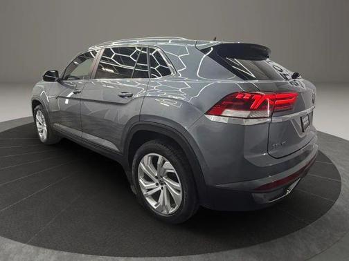 Platinum Gray Metallic 2020 Volkswagen Atlas Cross Sport 3.6L V6 SEL