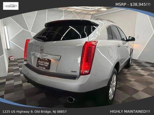 Silver 2015 Cadillac SRX Base