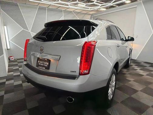 Silver 2015 Cadillac SRX Base