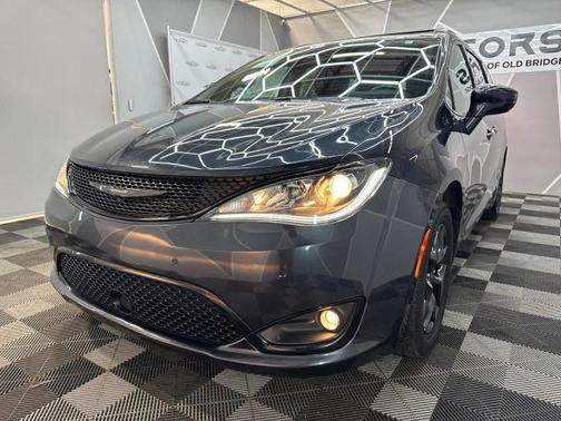 2020 Chrysler Pacifica Touring-L Plus