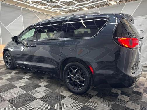 2020 Chrysler Pacifica Touring-L Plus