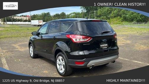 Black 2016 Ford Escape SE