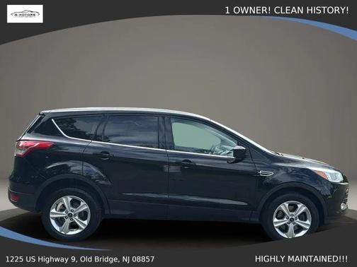 Black 2016 Ford Escape SE
