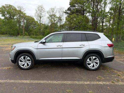 Pyrite Silver Metallic 2021 Volkswagen Atlas 2.0T SE w/Technology