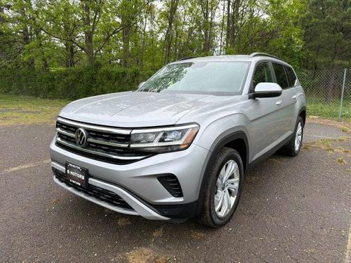 Pyrite Silver Metallic 2021 Volkswagen Atlas 2.0T SE w/Technology